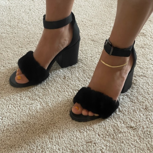 Seychelles Fuzzy Block Heel - Picture 5 of 6